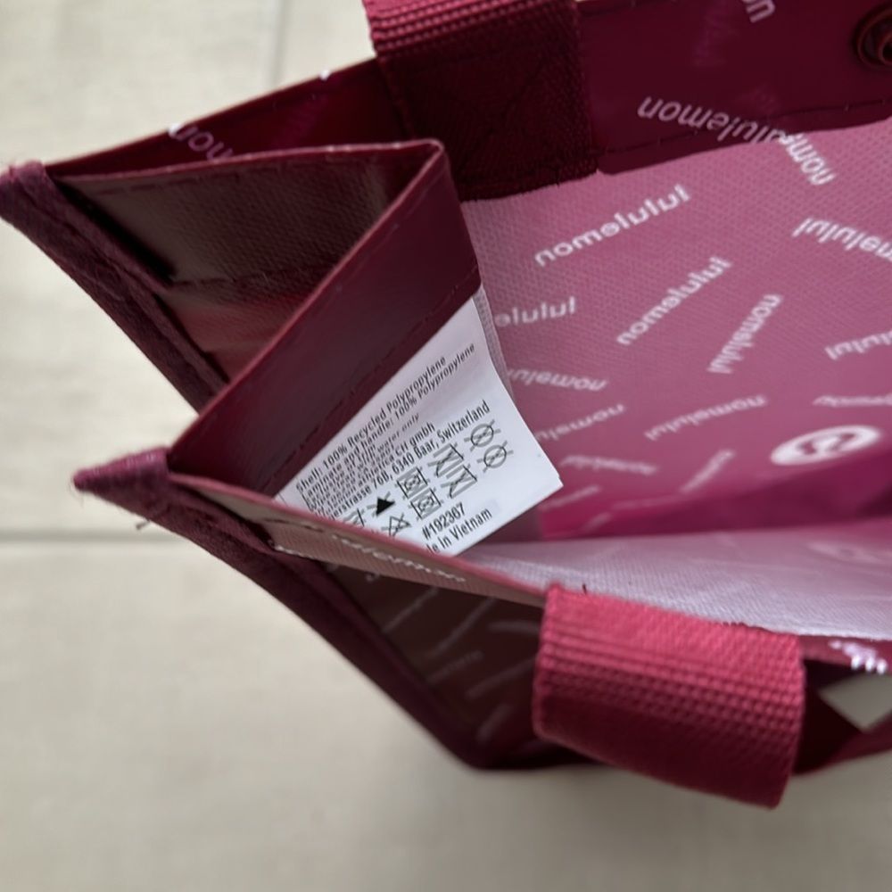 NEW Lululemon 2023 Holiday Edition Small Burgandy Logo Reusable Tote Bag - Picture 3 of 7